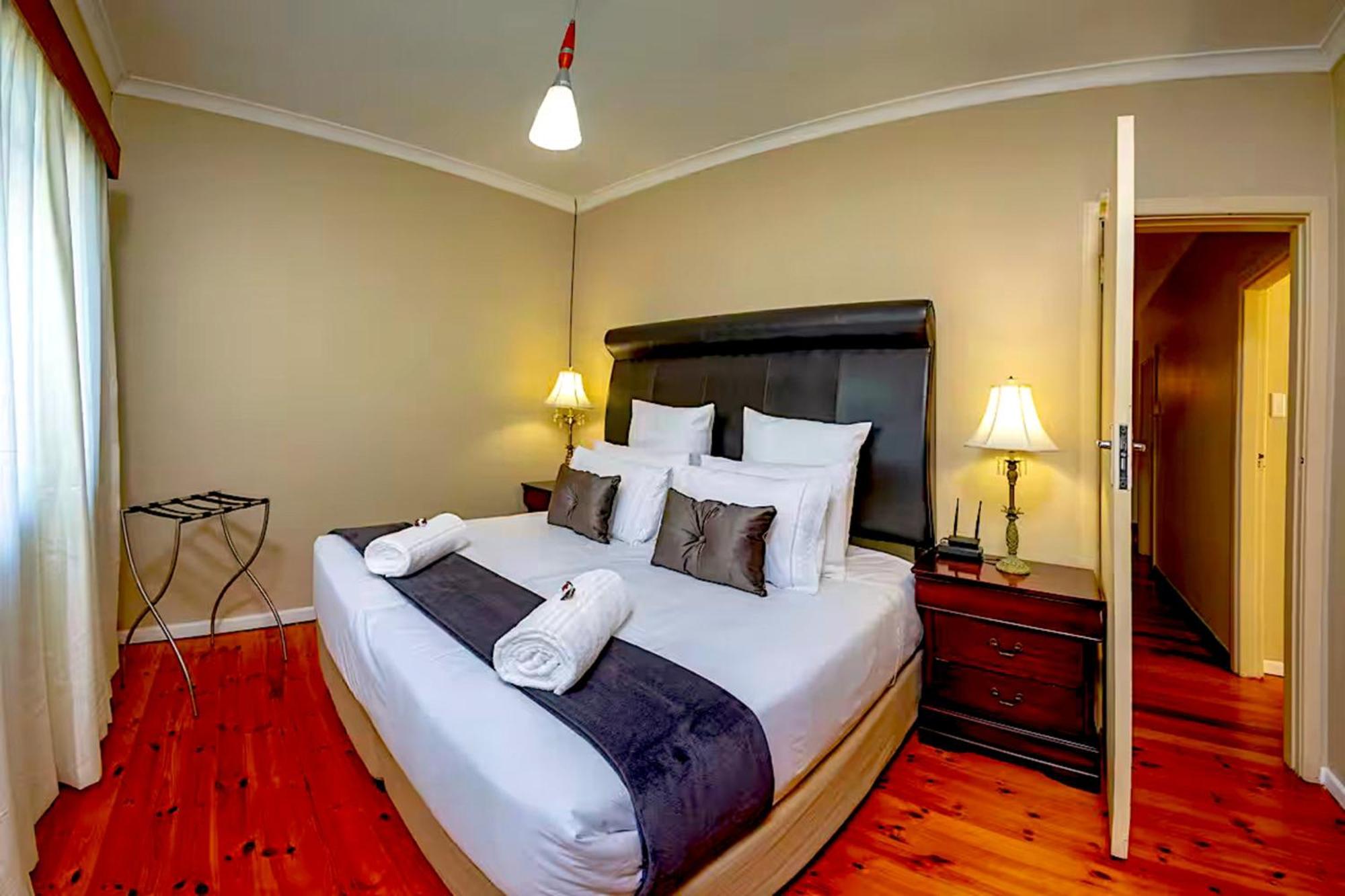 Munro Suites Port Elizabeth Bagian luar foto